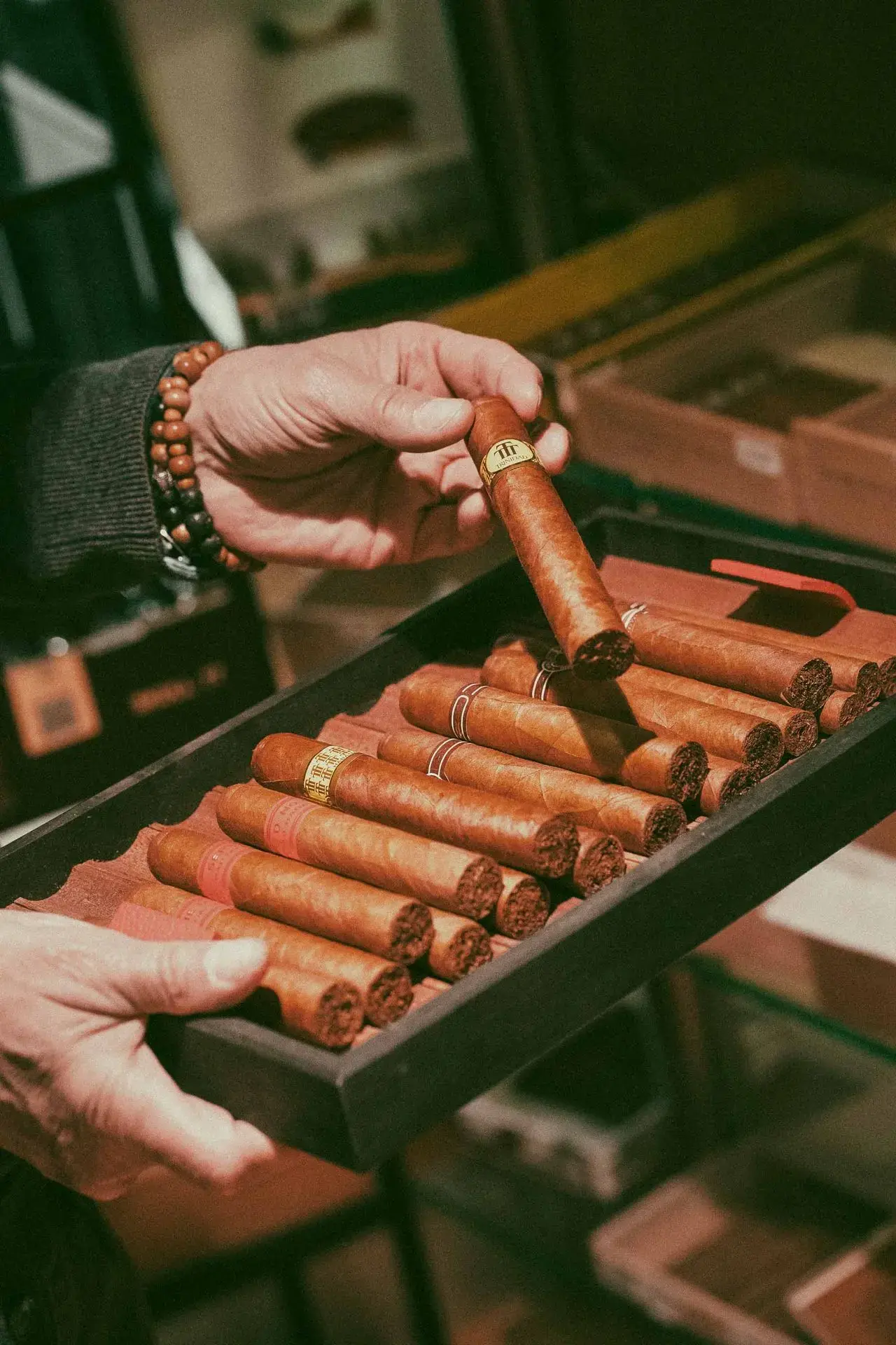 Sélection de cigares haut de gamme chez Histoires de Cigares