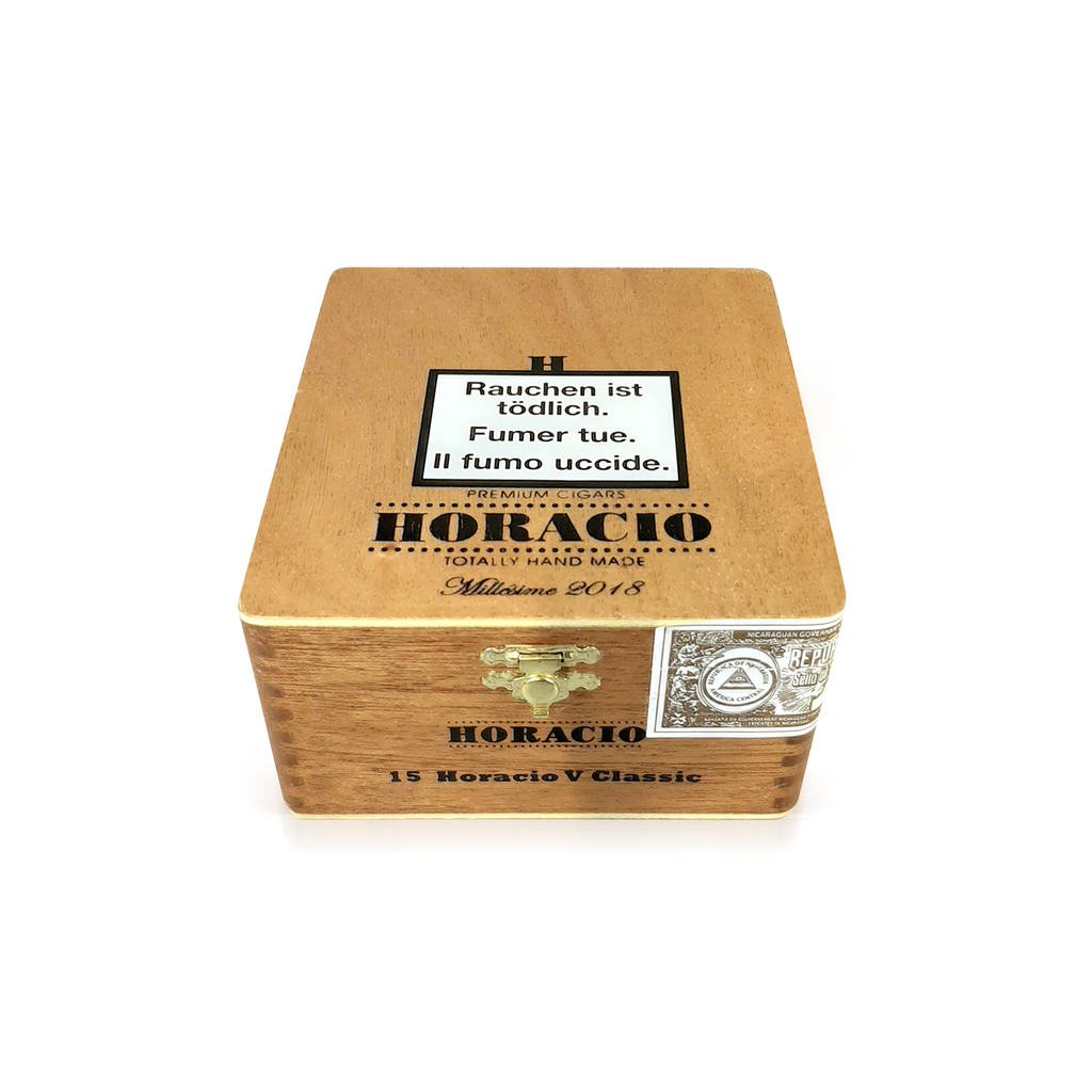 Horacio-5-box-close.webp
